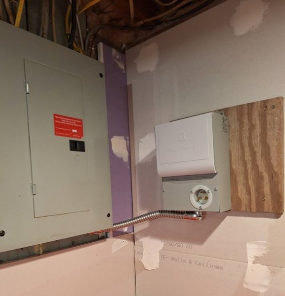 Manual Transfer Switch installed 12-29-25.jpg