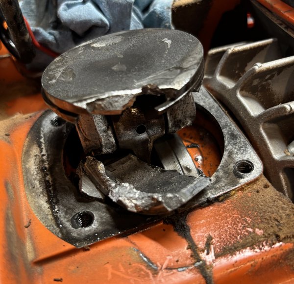 broke piston front.JPG