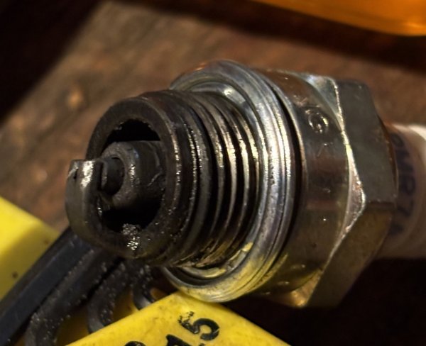 broke part plug.JPG