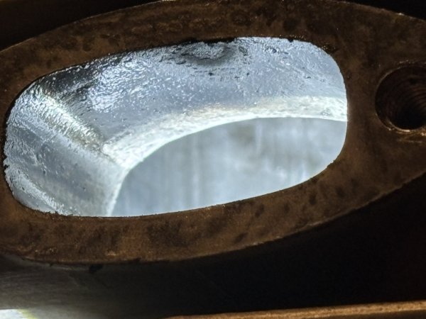 broke top ex clutch side.JPG