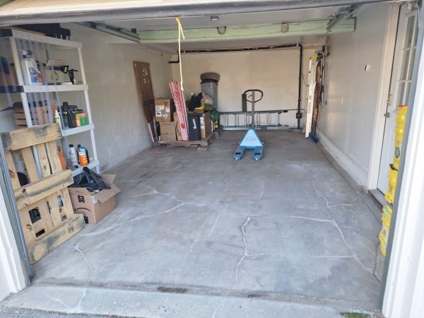 1-Empty Garage.jpg