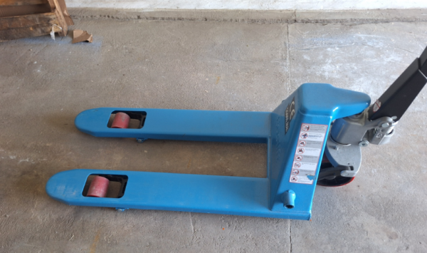 pallet jack.png