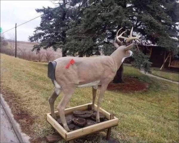 Mailbox-deer.jpg