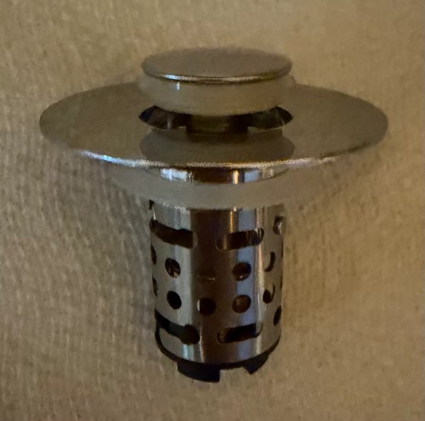 PedestalFaucetRep24-UpgradePushDownStopper02.jpg