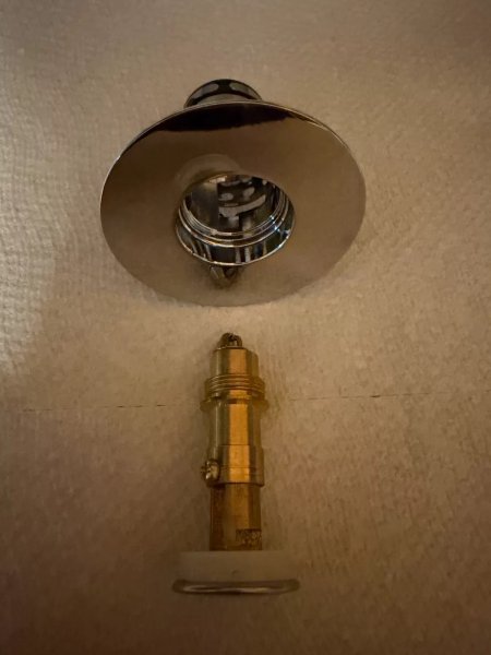 PedestalFaucetRep25-UpgradePushDownStopper03.jpg