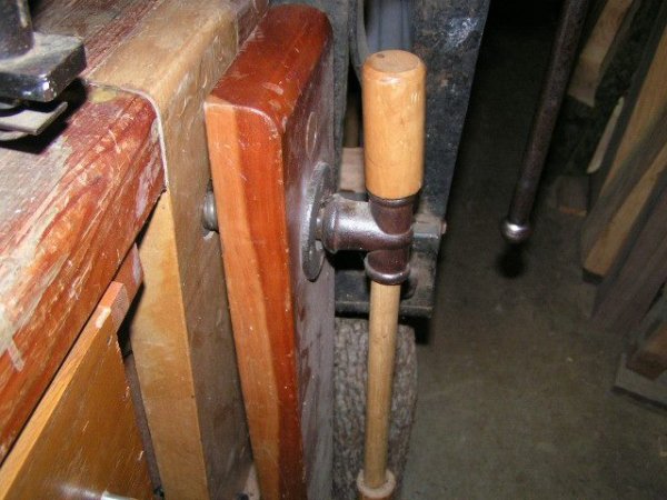 leg vise side view.jpg