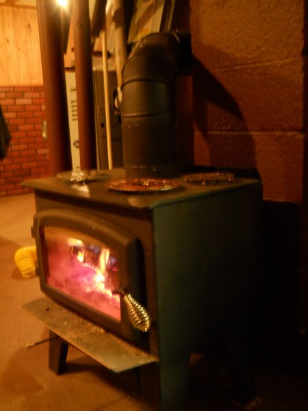 closet and stove 003.JPG