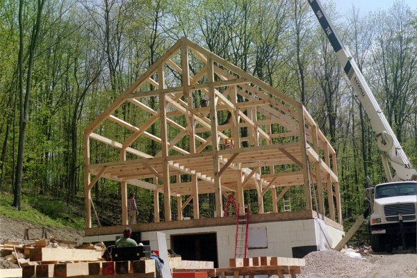 timber frame raising 078.JPG