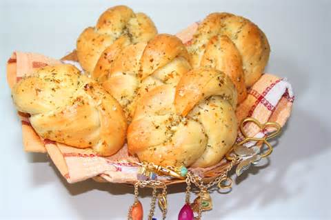 garlic knots.jpg