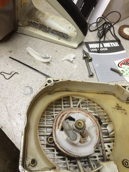 Broken starter a.JPG