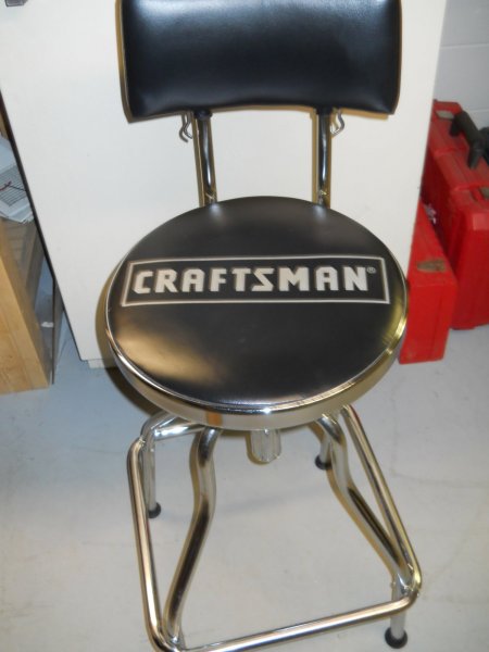 chair 001.JPG