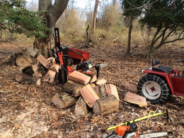 Splitter tractor saw1.JPG