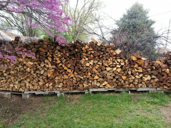 Middle north stack.jpg