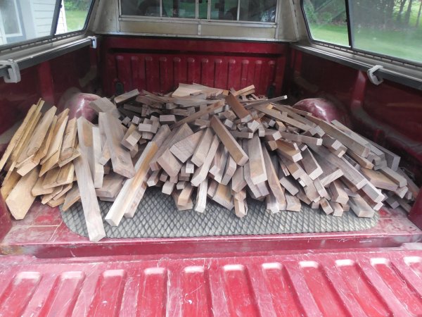 walnut scrap wood 001.JPG