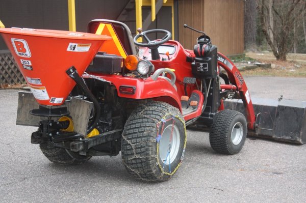 Snow Tractor 002.jpg