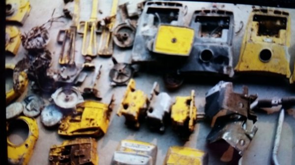 mac 125 assorted parts ebay 90915.jpg