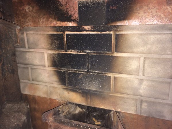 HA3-BlackBurnSpotOnFireBrickBacking.JPG