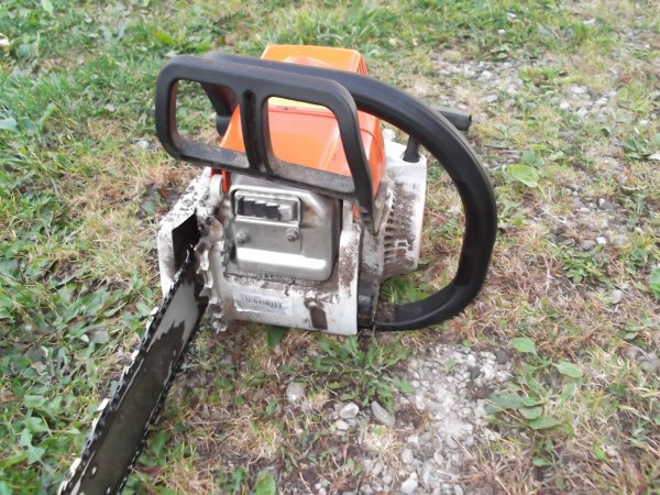 stihl180 002.JPG