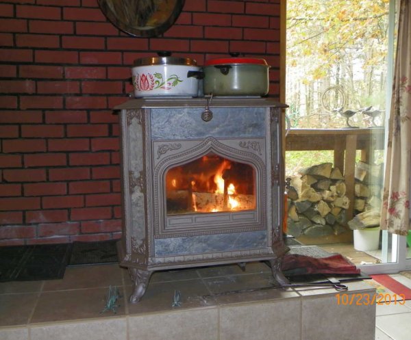 Making applesauce.JPG