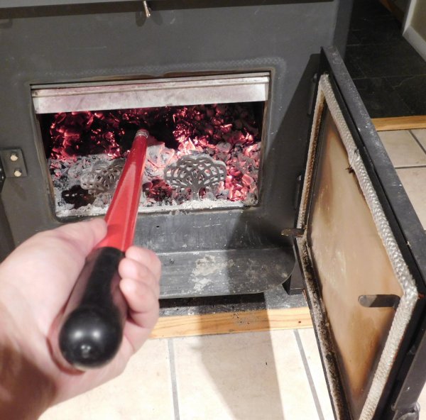 Hoe distance to rake coals.JPG