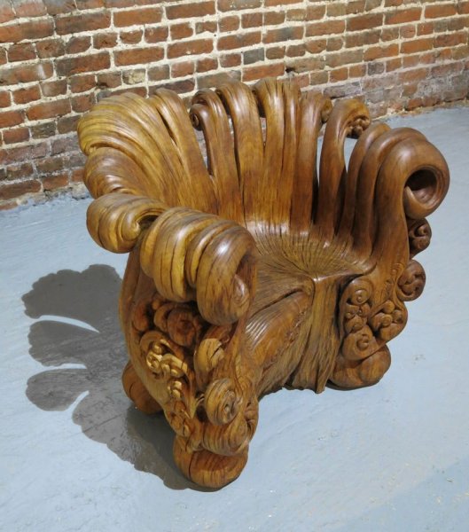 Chair-carved-from-single-oak-stump.jpg