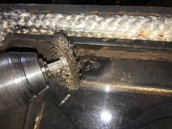 EnglanderDoorGlassScrews (1).JPG