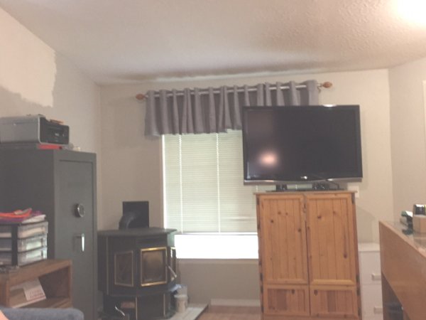 LR DRAPE..VALANCE DONE.jpg